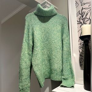 ZARA GREEN-MULTI KNIT TURTLENECK SIZE MEDIUM